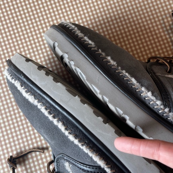 UGG-Harkley Grey Suede Lace-Up Boots. Mens size 14 - Picture 13 of 16